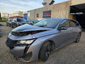 Unfallwagen Peugeot 308 Allure Automaat Virtual Keyless Camera Navi Led 96KW / 131PK 2023/12