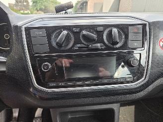 Volkswagen Up!  picture 12