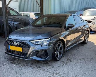 Unfallwagen Audi A3 LIMOUSINE S LINE MATRIX LED CAMERA NAP 2021/6
