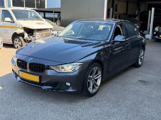 Damaged car BMW 3-serie 320i AUTOMAAT NAP XENON 2012/6