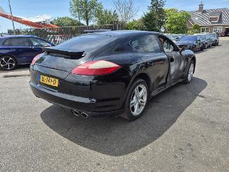 Vaurioauto  passenger cars Porsche Panamera 4S 2012/6