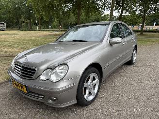 Unfallwagen Mercedes C-klasse 220 CDI 2006/1