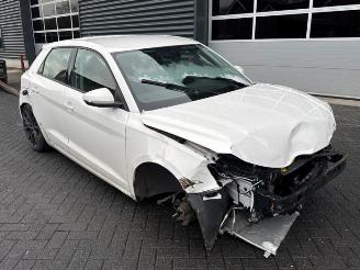 Coche siniestrado Audi A1 A1 Sportback (GBA), Hatchback 5-drs, 2018 1.0 25 TFSI 12V 2023/1