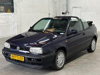 Avarii autoturisme Volkswagen Golf 1.8 Cabrio  Benzine 1.781cc 55kW (75pk) FWD 1996/10