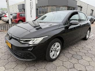 Voiture accidenté Volkswagen Golf 1.0 eTSI Life Business 2024/2