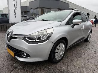 uszkodzony samochody osobowe Renault Clio Estate 0.9 TCe Dynamique 2015/3