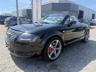 Unfallwagen Audi TT Roadster Quattro 225 PK 1.8 5V Turbo 2001/1