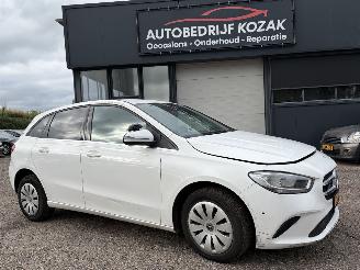 damaged passenger cars Mercedes B-klasse 200d Advantage AUTOMAAT 2021/4