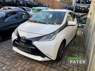 Salvage car Toyota Aygo Aygo (B40), Hatchback, 2014 1.0 12V VVT-i 2015/3