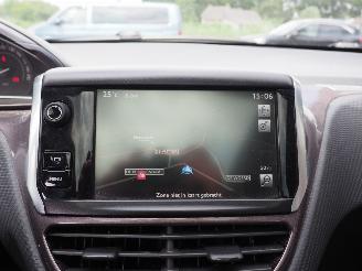 Peugeot 2008 1.2 Vti Active Pack Premium picture 22