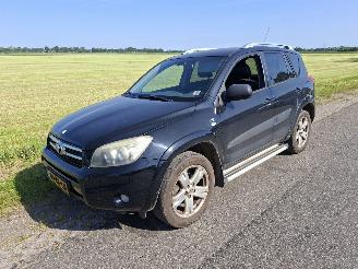 Damaged car Toyota Rav-4 2.2 D-4D Cat 2006/3
