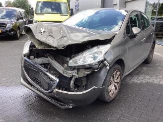 Salvage car Peugeot 208 208 I (CA/CC/CK/CL), Hatchback, 2012 / 2019 1.0 Vti 12V PureTech 2014/9