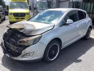 demontáž osobní automobily Opel Astra Astra J (PC6/PD6/PE6/PF6), Hatchback 5-drs, 2009 / 2015 1.4 Turbo 16V 2010/9