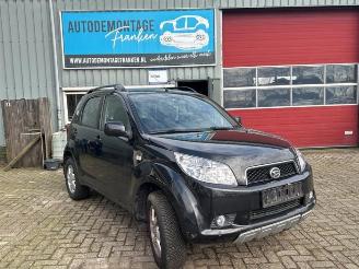 Coche siniestrado Daihatsu Terios Terios (J2), Terreinwagen, 2005 1.5 16V DVVT 4x2 Euro 4 2007/4