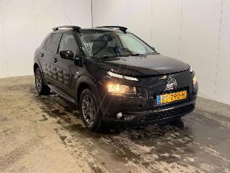 Damaged car Citroën C4 cactus 1.2 PureTech 110 12V Hatchback 4Dr Benzine 1.199cc 81kW (110pk) FWD 2017/6