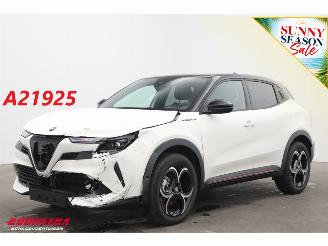 damaged passenger cars Alfa Romeo Junior 1.2 Turbo Hybrid Ibrida Speciale LED ACC Massage Camera SHZ 2025/4
