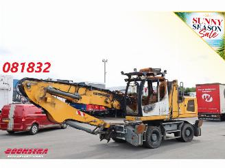 krockskadad bil machine Liebherr  LH22M Overslagkraan BY 2015 2015