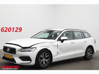 Schadeauto Volvo V-60 2.0 B3 AUT Essential Edition ACC Navi Clima Apple/Android Leder Virtual Camera PDC 2024/10