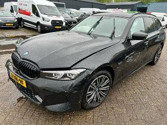 skadebil auto BMW 3-serie 320e Touring Automaat  ( Nieuw Prijs 66500,00 ) 2024/3