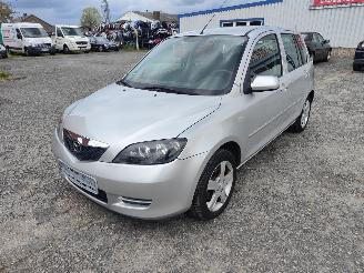 Salvage car Mazda 2 1.4 Zilver 20N Onderdelen FXJA Motor Bak 2006/3