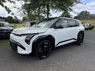 damaged passenger cars Kia EV3 GT-line / 81.4 Kwh / Long Range / Premium Pack / 150 KW 2025/6