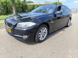 Avarii autoturisme BMW 5-serie Touring 528i High Executive, 3.0 6 CILINDER BENZINE ! 2011/3