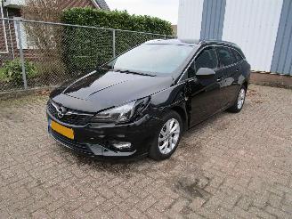 Schadeauto Opel Astra 1.2 Nieuwe Motor Camera Navi 2021/11