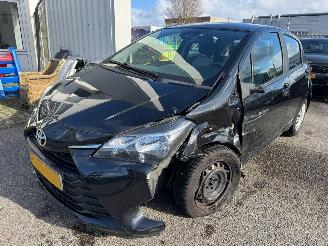 skadebil auto Toyota Yaris 1.0 VVT-i Comfort 2018/2