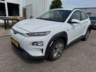 Unfallwagen Hyundai Kona EV Comfort 64 kWh 2020/12