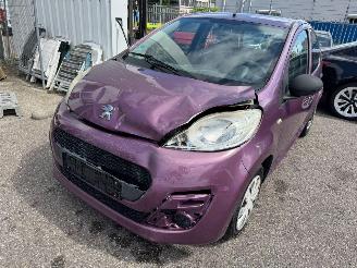 Voiture accidenté Peugeot 107 1.0 Access Accent 2013/2