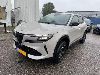 Schadeauto Alfa Romeo Junior 1.2 Turbo Hybrid Ibrida Ti AUTOMAAT 2026/3