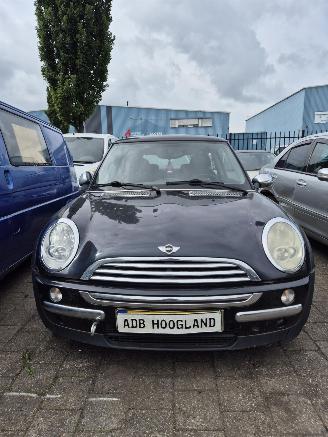 rozbiórka samochody osobowe Mini One Cooper (R50) Hatchback 1.4 D One (W17-D14A(1ND)) [55kW] 5-BAK 2005/1
