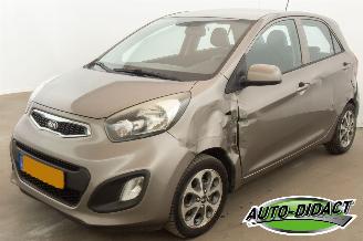 Auto incidentate Kia Picanto 1.0 CVVT Airco Navi ISG Comfort Pack 2013/5