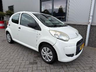 uszkodzony samochody osobowe Citroën C1 1.0-12V Seduction 2012/2
