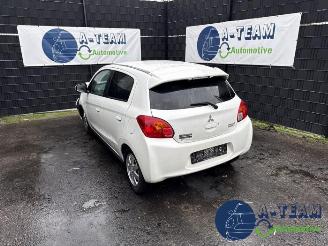 Vrakbiler auto Mitsubishi Space-star Space Star (A0), Hatchback, 2012 1.0 12V 2013/10