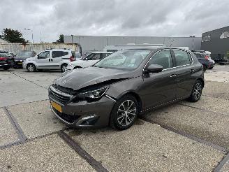 Vaurioauto  passenger cars Peugeot 308 1.6 THP Allure 2014/6