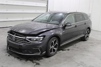 uszkodzony samochody osobowe Volkswagen Passat  2020/10