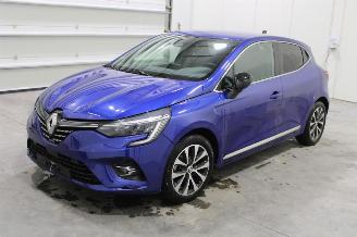 Vaurioauto  passenger cars Renault Clio  2023/4