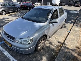 Unfallwagen Opel Astra 1.6 airco 2002/11