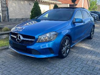 Auto incidentate Mercedes A-klasse 250 4MATIC URBAN PANO NAVI PDC 2016/1