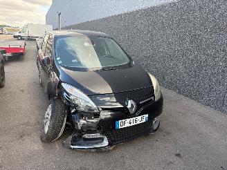 skadebil auto Renault Scenic  2014/2