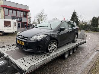 Voiture accidenté Ford Focus 1.6 EcoBoost Lease Titanium 2012/6