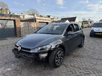 krockskadad bil auto Volkswagen Golf 1.6 TDI Motor defect 2018/1