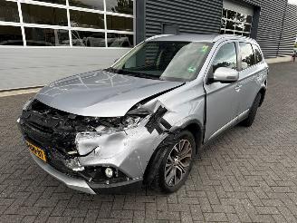 Schadeauto Mitsubishi Outlander 2.0 16V 4x2 SUV  Benzine 1.998cc 110kW (150pk) 2017/4