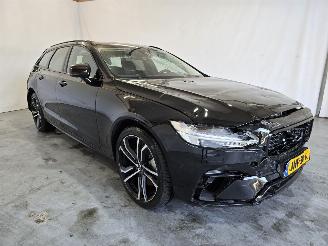 Unfallwagen Volvo V-90 2.0 T8 Plug-in hybrid AWD Ultra Dark 2025/10