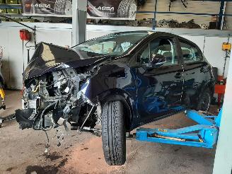 Salvage car Peugeot 208  2015/8