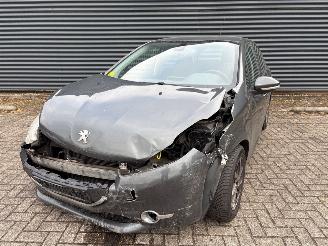 Auto incidentate Peugeot 208 208 I (CA/CC/CK/CL) - 1.6 e-HDi FAP Hatchback  Diesel 1.560cc 68kW (92pk) 2013/3