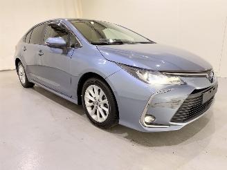 Unfallwagen Toyota Corolla Sedan 1.8 VVT-i Hybrid Comfort 2020/6