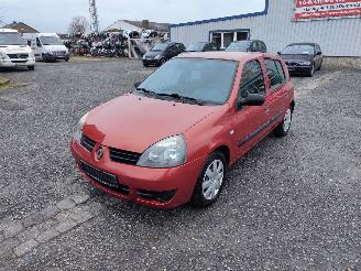 Vrakbiler auto Renault Clio 1.2 16V Rood TEB76 Onderdelen D4F722 Motor 2006/10