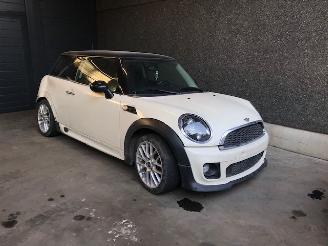 Démontage voiture Mini Cooper (R56) Hatchback 2006 / 2013 1.6 Cooper D 16V Hatchback  Diesel 1.598cc 82kW (111pk) FWD 2011/6